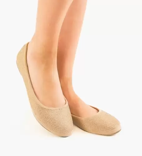 Balerini dama Cind Camel