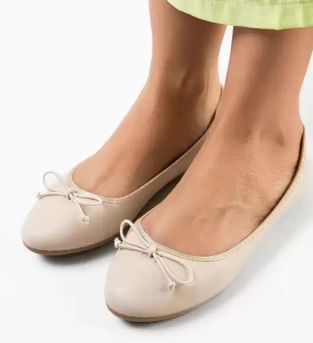 Balerini dama Singh Bej