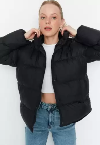 Geaca matlasata neagra Varya