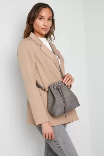 Genti damǎ de umǎr Gri Nolani