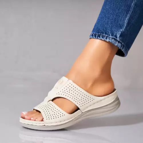 Papuci/Slapi Bej din Piele Ecologica Alani