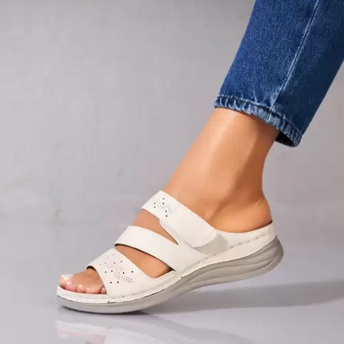 Papuci/Slapi Bej din Piele Ecologica Liana