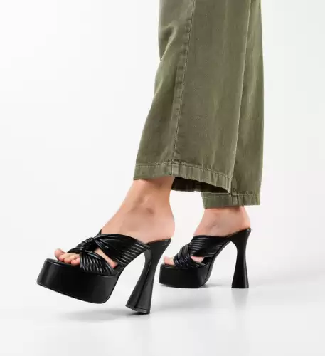 Saboti dama Daianas Negri