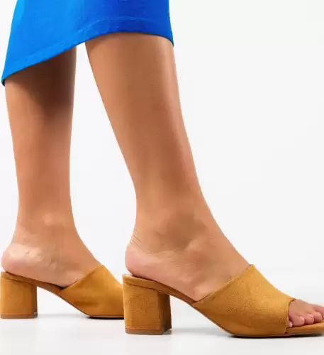 Saboti dama Velia Camel