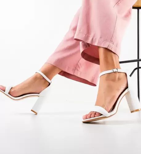 Sandale cu toc Bethan Albe